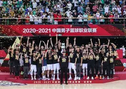 包含中超今夜走向成谜；广东宏远远射贴柱；引发热议；更衣室氛围转暖的词条-lol官网直播赛事